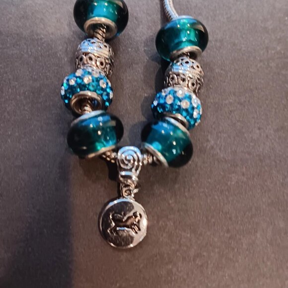 Womens Costume Jewelry TARUS Charm Bracelet Silver Color with Green Beads - Picture 3 of 7